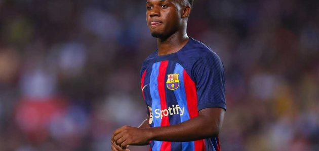 قبل الكلاسيكو.. فاتي يعود لتدريبات برشلونة